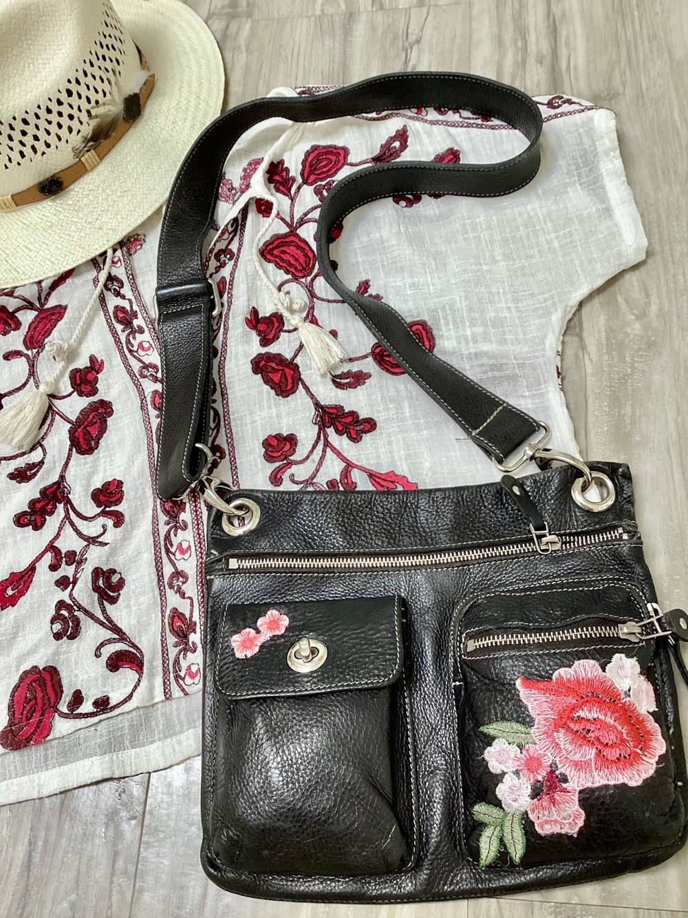 Live Giveaway July 1st Roots Rare floral bag shows starts at 11Am EST